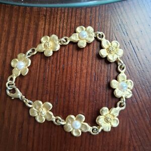 Gold and pearl flower bracelet